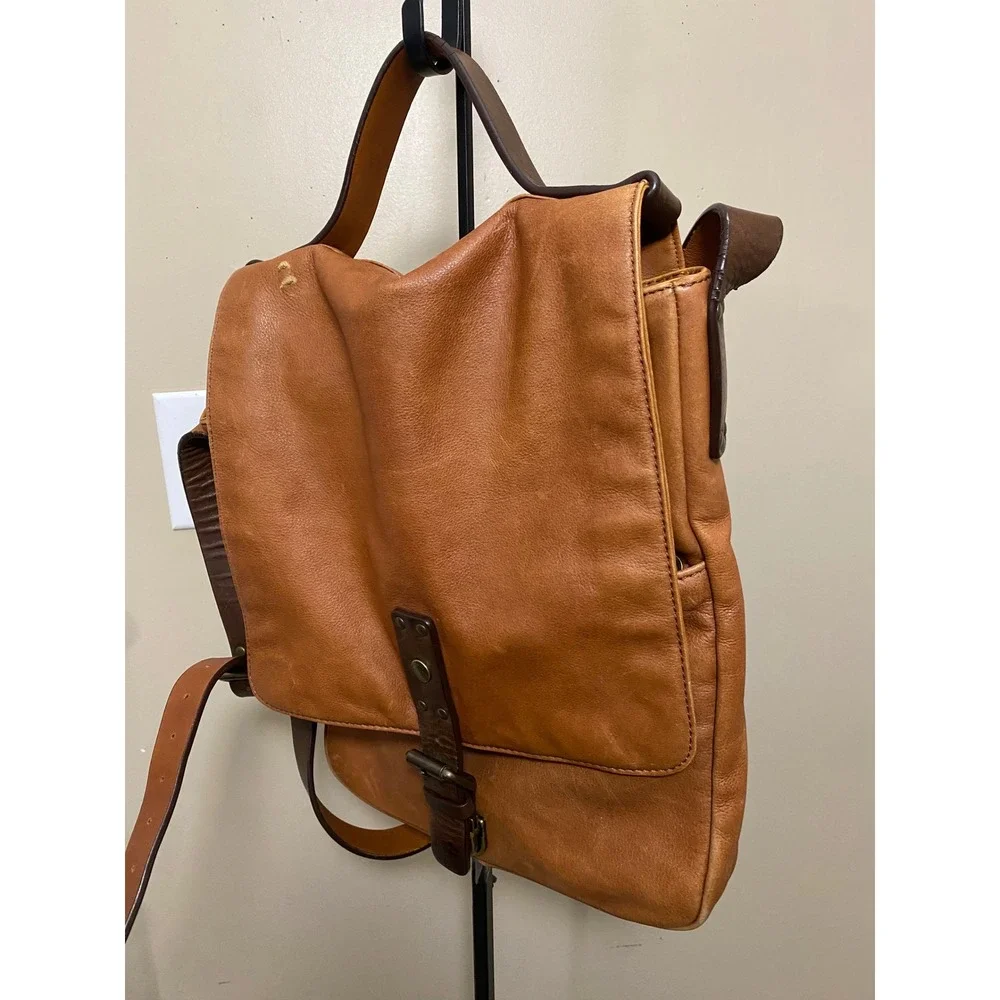 Marc by Marc Jacobs Vintage 100% Cow Leather Butter Soft Messenger Crossbody Bag